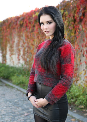 18 year old cutie Carmen Callaway sexys her two study buddies at the same time